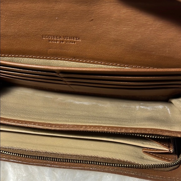 Bottega Veneta Brown Woven leather Long Wallet. p46 - Picture 5 of 11